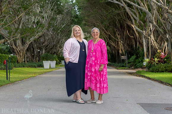 ©2023HeatherDonlan_0059_Bua-Bell Shoot (05.31.26)