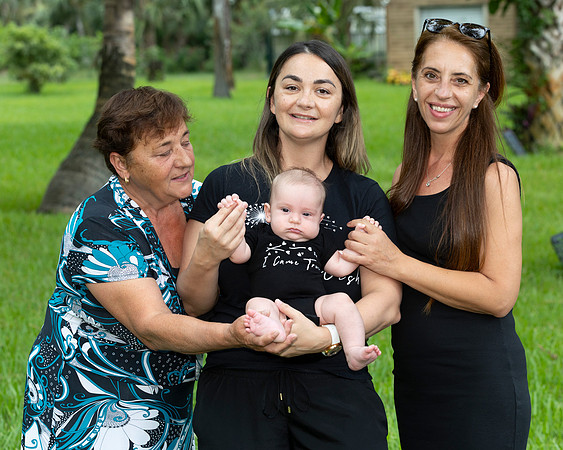 ©2023HeatherDonlan_4594_Topan, Adrien + Family (08.25.26)