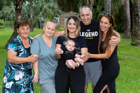 ©2023HeatherDonlan_4615_Topan, Adrien + Family (08.25.26)