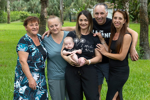 ©2023HeatherDonlan_4632_Topan, Adrien + Family (08.25.26)