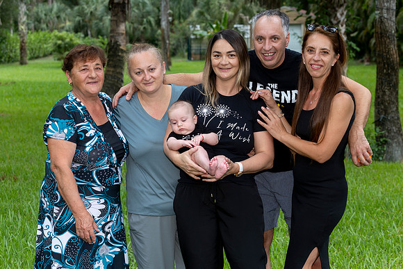 ©2023HeatherDonlan_4631_Topan, Adrien + Family (08.25.26)