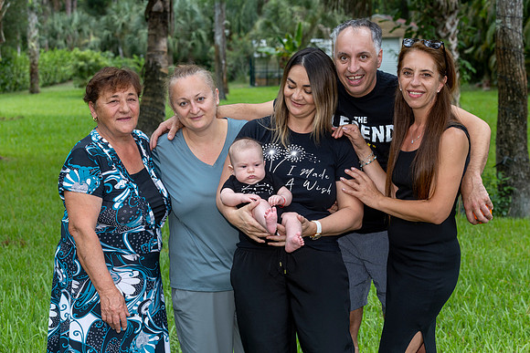 ©2023HeatherDonlan_4633_Topan, Adrien + Family (08.25.26)